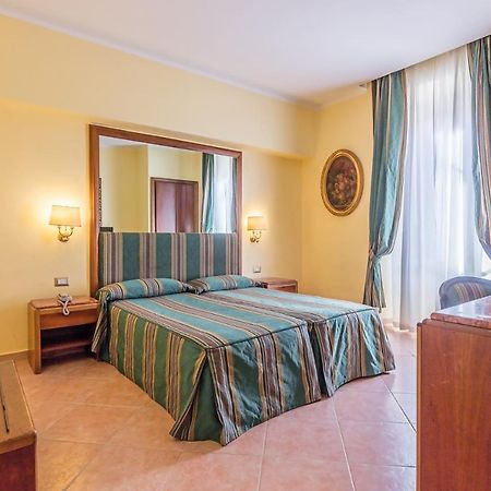 רומא Raeli Hotel Noto מראה חיצוני תמונה