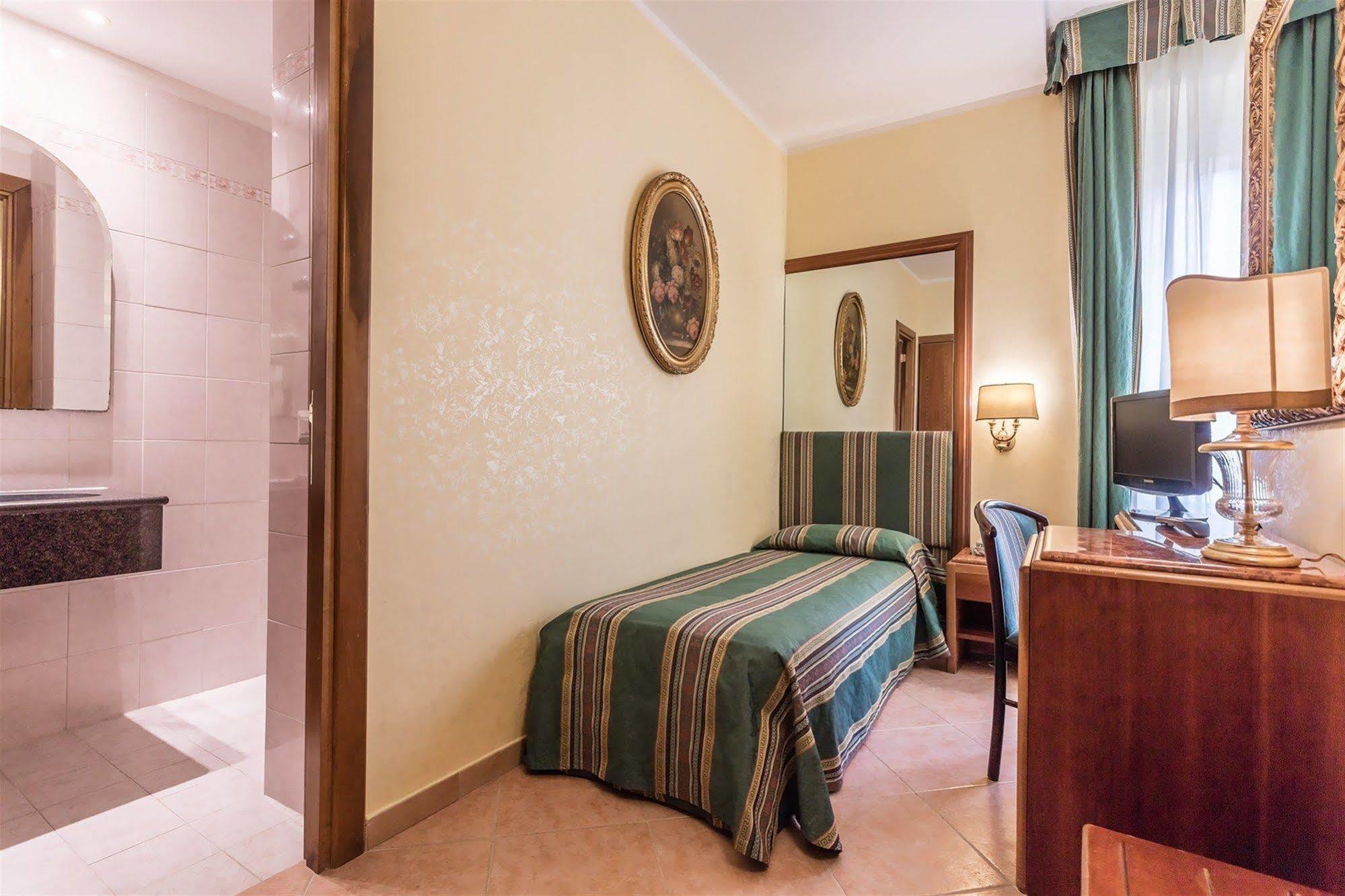 רומא Raeli Hotel Noto מראה חיצוני תמונה