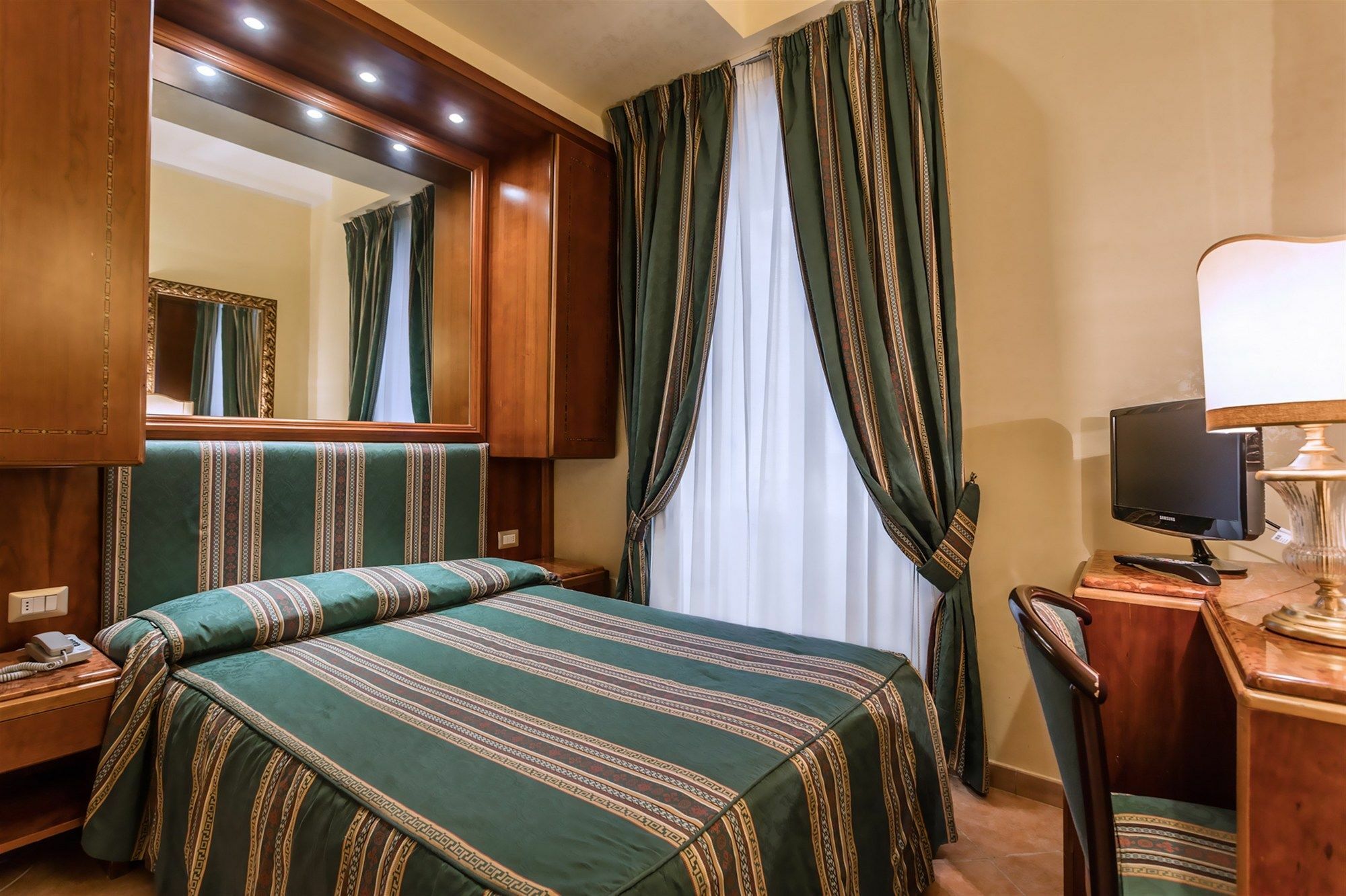 רומא Raeli Hotel Noto מראה חיצוני תמונה